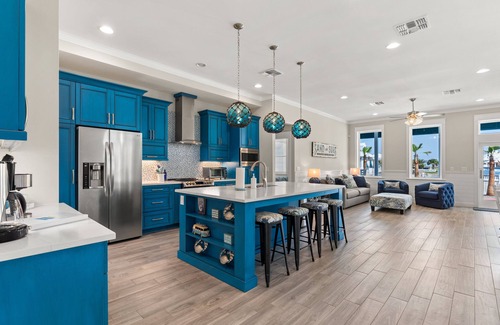 The Shores House | Sea Pointer New custom home at The Shores pool, just a short walk to the beach or bay!
