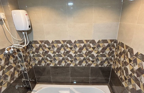 Virar West Hotel | sea royal rooms and cafe