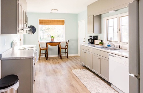 Cape Charles House | Sea Salt Cottage: Your Tranquil Getaway 3 min to beach