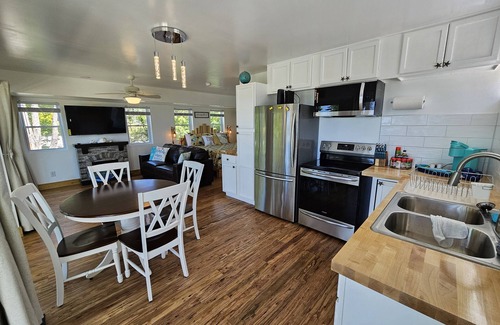 Madison Beach Apartment | SEA SIDE LAKE FRONT COTTAGE