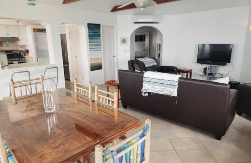 Warwick Cottage | Sea Song 3 Bdrm Beachfront house on Marley Beach with great beach and sea views.