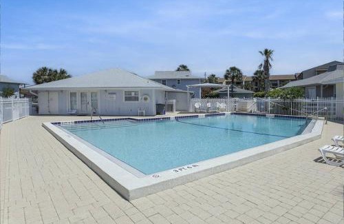 Surfcrest Village House | Sea Urchin Cottage