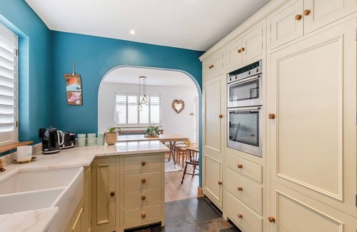Pagham Cottage | Sea Urchins - UK48896