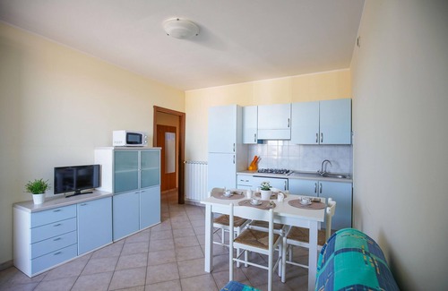 Lido degli Estensi Villa | Sea view home with patio with barbecue, private garden and parking space