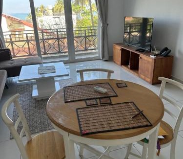 Mount Lavinia Apartment | Sea View Luxury 2 Bedroom Apartment in Mount Lavinia
