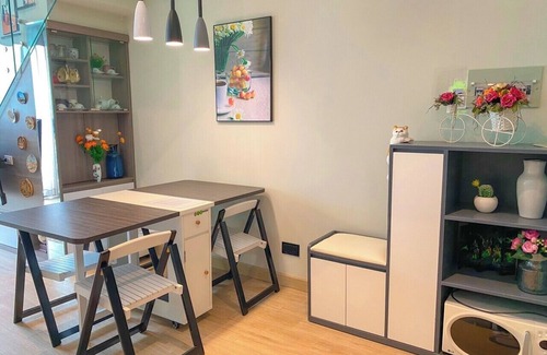Bai Chay Apartment | Sea View Sandy Homestay Citadines Marina Ha Long