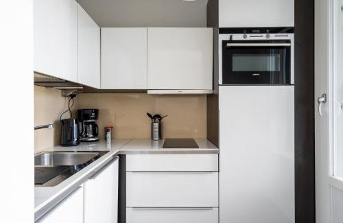 Hietalahti Apartment | Sea View Studio, Tram nearby, Netflix, Kamppi