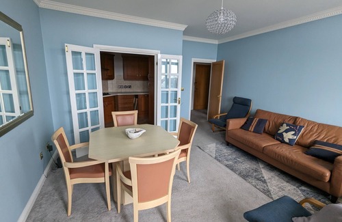 Boscombe Apartment | Sea views & private terrace. Private Parking. 2 bed luxury flat. 5 min beach