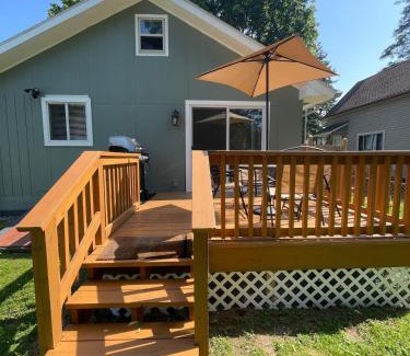 Sea Breeze House | Seabreeze Lakeside Getaway
