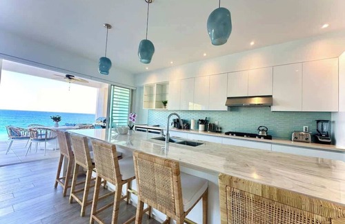 Indigo Bay Villa | SeaBreeze Luxury Villa Pool & Hot tub Indigo Bay