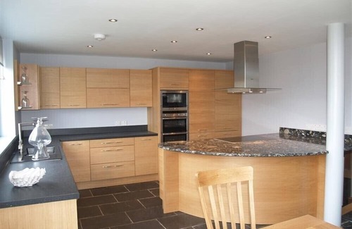 Little Haven Cottage | SEABROOK, family friendly, country holiday cottage in Broad Haven