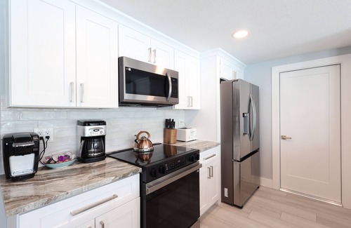 Siesta Key House | SeaClusion Pool home on a Canal