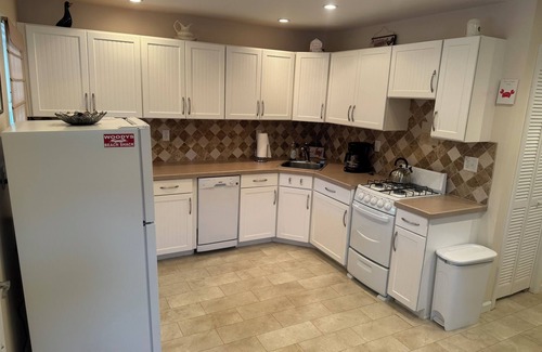 Lavallette Cottage | Seacrest Beach - Lavallette - Cottage B - One Block to Beach!