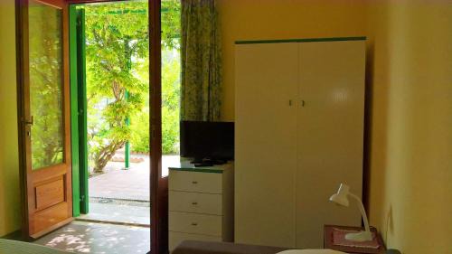 Mazzeo Apartment | Seafront Apartments Garden House