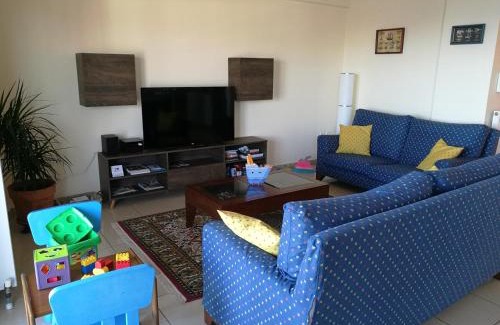 Kalamaria Apartment | Seafront Family Apartment & free parking, the Cruiseflat