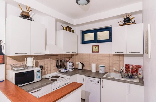 Skroponeria House | Seafront Holiday Villa
