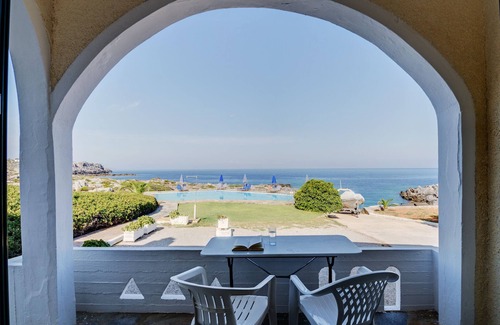 Stavros Apartment | Seafront luxury apartment with amazing sunset view 1