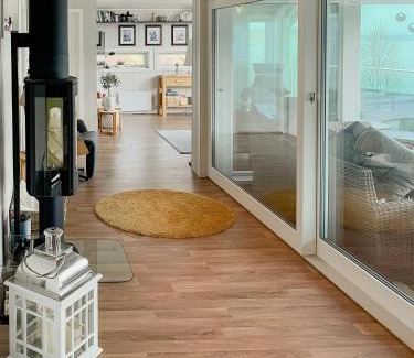 Ballangen House | Seafront Retreat With Panoramic Mountain Views