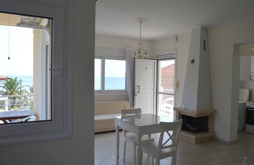 Nea Propontida Apartment | Seafront Studio on a Long Sandy Beach, Geomare Holiday Homes 1st Floor Lito No 7