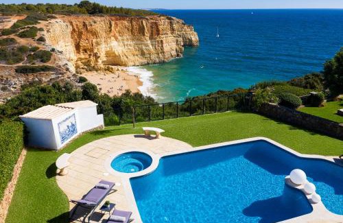 Benagil Villa | Seafront View next to the famous “Benagil Caves”