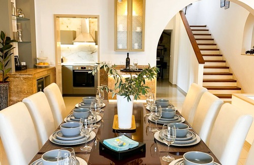 Duce Villa | Seafront villa, sandy beach, heated pool, sauna, fitness,.