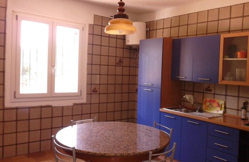 Granelli House | Seafront villa with direct access to the beach