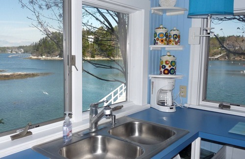 East Boothbay Cottage | SeaGlass Cottage: Incredible waterfront Retreat!