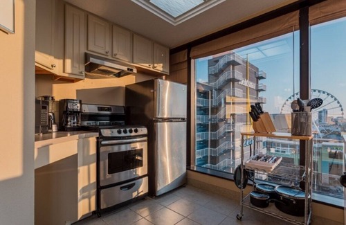 Downtown Myrtle Beach Condo | SeaGlass Tower™ - 1 Bedroom Deluxe - City View