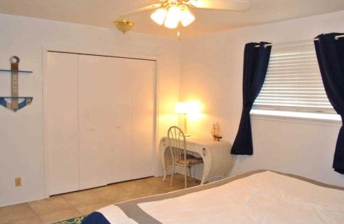 Corpus Christi Apartment | Seahorse Condominiums 105