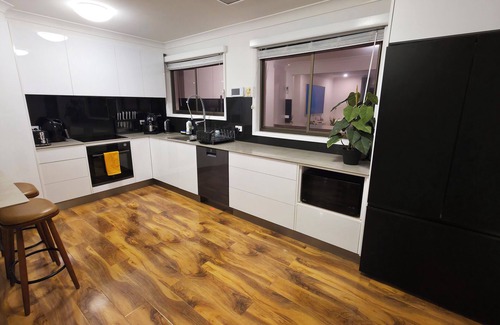 Mannering Park House | Seahorse Lakehouse at Lake Macquarie | Waterfront | Pool | SUPs | Kayaks