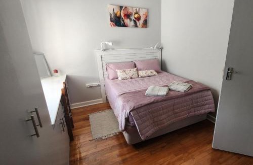 Pollok Beach Apartment | Seahorse Self Catering Holiday Accommodation
