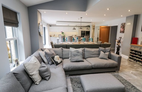 Scarborough House | SEAMER MANOR HOUSE, pet friendly in Seamer, North Yorkshire