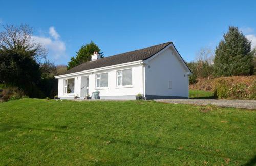 Templenoe House | Seanacnoc Cottage overlooking Kenmare Bay