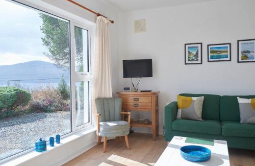 Templenoe House | Seanacnoc Cottage overlooking Kenmare Bay
