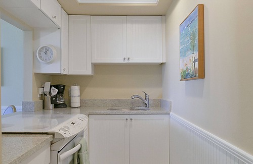 Deerfield Beach Condo | Seas the Day! 1 Bedroom/2 Bathroom Beach Condo w/Pool & Tranquil Ocean Views