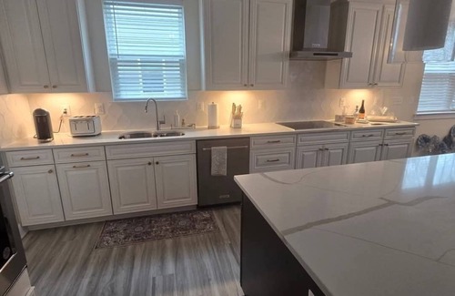 Selbyville House | " Seas the Stay" Spacious 5-bedroom house, Great location, with WiFi, Gym. Pool,