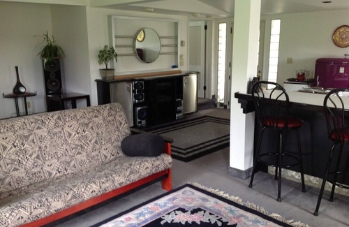 Chester Cottage | Seascape,Art Deco cottage