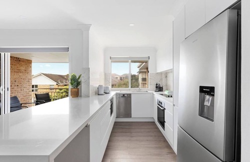 Cronulla Apartment | 'Seascape' - Luxury 2 Bedroom Apartment - moments from Cronulla Beach