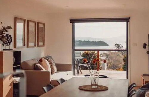 Alonnah House | Seascape on Bruny - Family Home in Alonnah