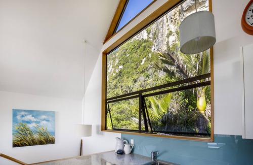 Punakaiki House | Seascapes Punakaiki a Luxury self-contained house.