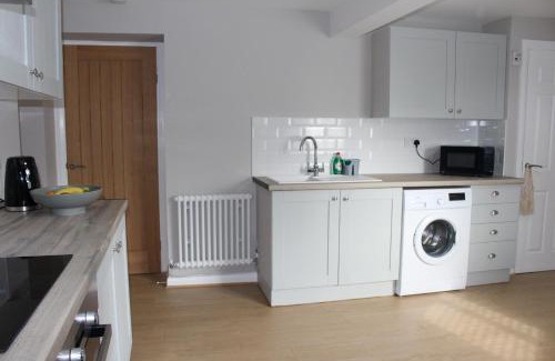 Llanddulas Apartment | Seashell Cottage