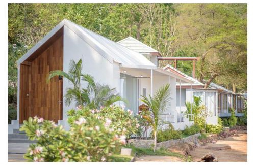 Khlong Khut Resort | Seashell Village Resort