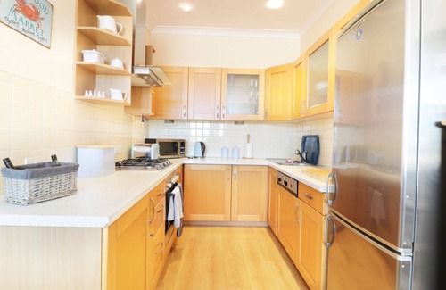 Porth Apartment | SEASHORE HOUSE, family friendly, country holiday cottage in Porth