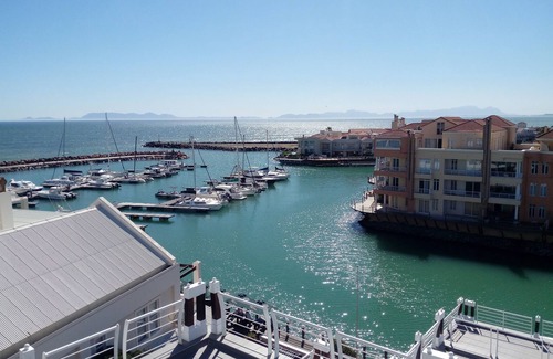 Gordon's Bay Apartment | Seaside Apartment in Gordon's Bay