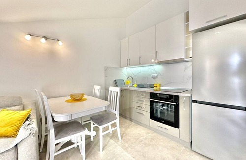Bijela Apartment | Seaside apartments Zlokovic