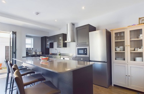 Ryde Ski Chalet | Seaside Cottage