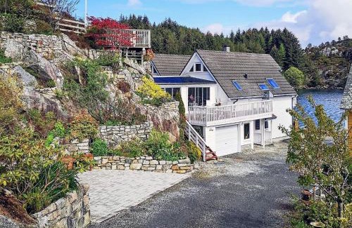 Bomlo House | Seaside Fisherman s Haven-By Traum