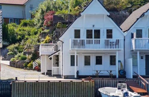 Bomlo House | Seaside Fisherman s Haven-By Traum