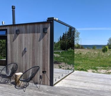 Laane-Harju Parish House | Seaside getaway in Ööd mirror house with sauna