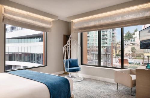 Lower Lonsdale Hotel | Seaside Hotel North Vancouver